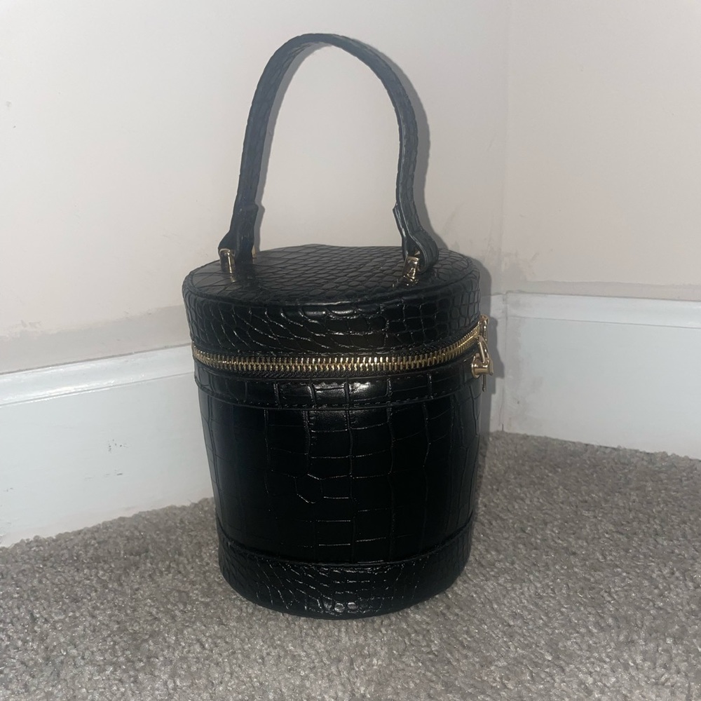 NEW! Black alligator print purse/ crossbody